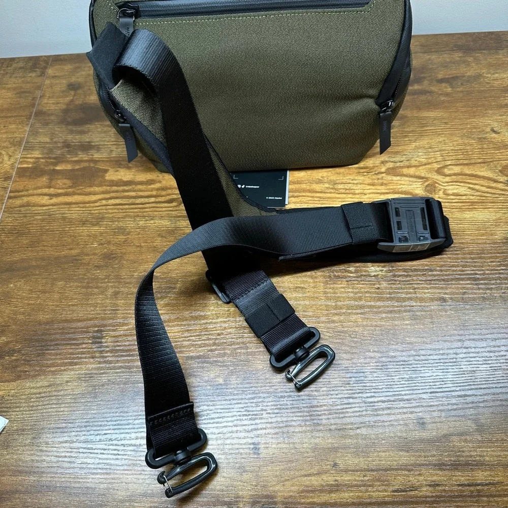 NEW Alpaka Vertex Pouch Army Green Axoflux 600D Tech Bag Crossbody AA010430517